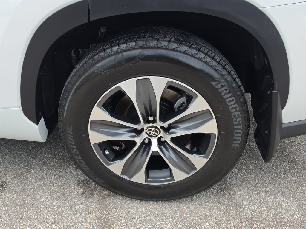 Certified 2026 Toyota Highlander XLE AWD/4WD image 36