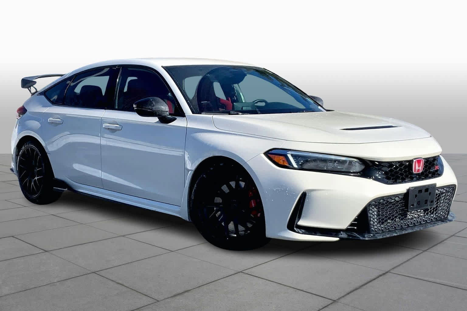 Used 2024 Honda Civic Type R image 2