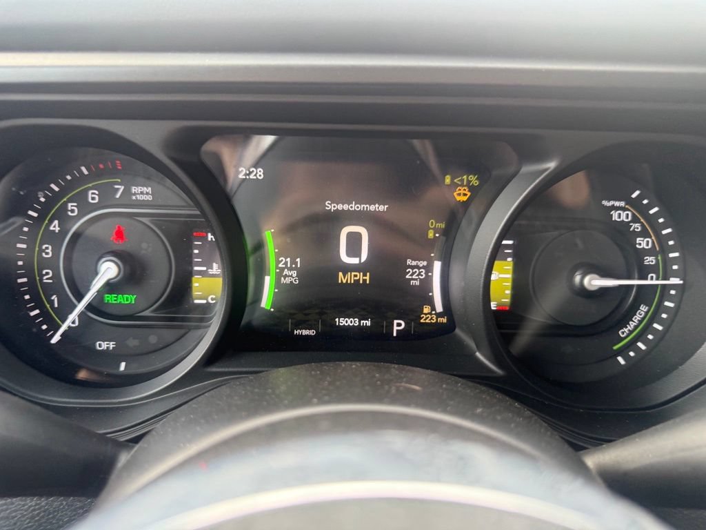 Used 2025 Jeep Wrangler Unlimited Sahara w/ Safety Group AWD/4WD image 23