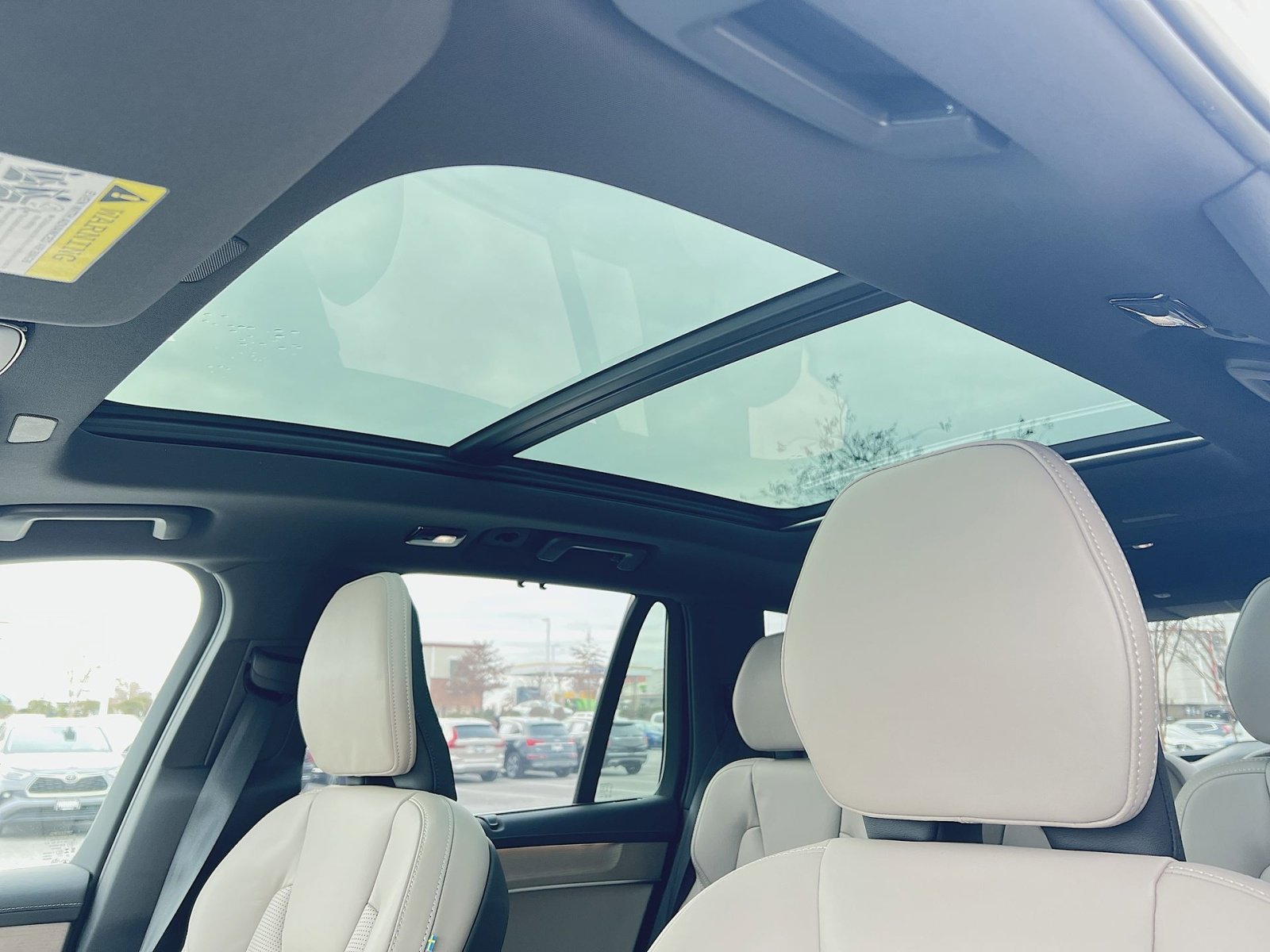 New 2026 Volvo XC90 T8 Ultra w/ Protection Package image 24