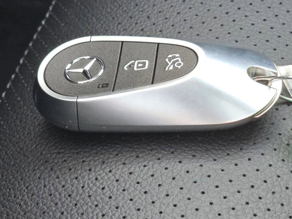 New 2026 Mercedes-Benz GLC 300 4MATIC image 36