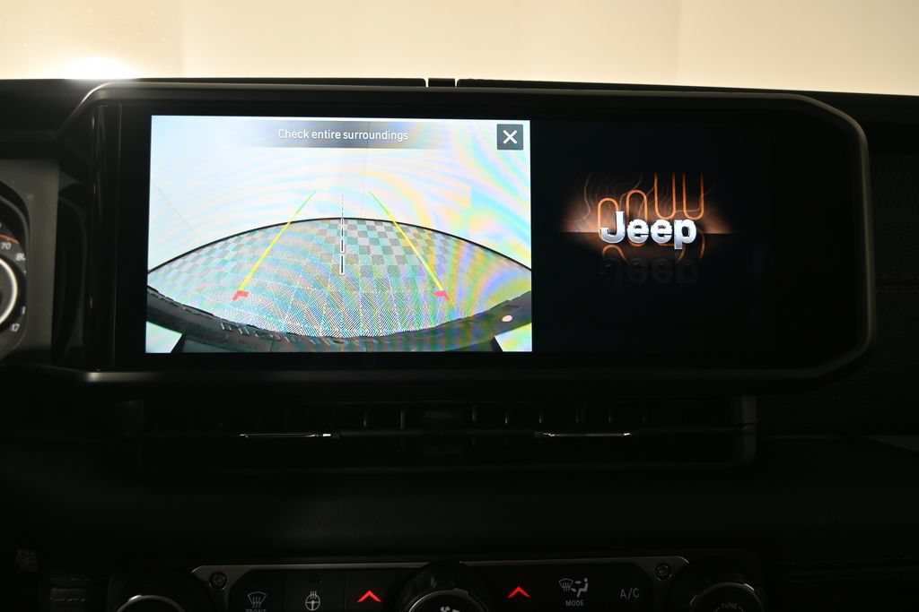 Used 2024 Jeep Wrangler Unlimited Rubicon w/ Dual Top Group AWD/4WD image 30