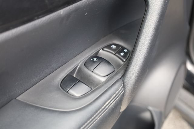 Used 2018 Nissan Rogue S FWD image 14