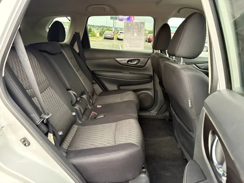 Used 2018 Nissan Rogue S w/ S Value Package AWD/4WD image 18