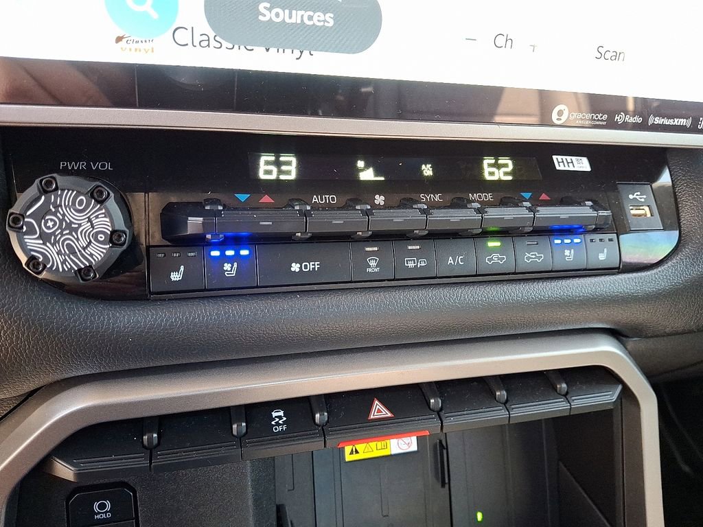 Used 2023 Toyota Tundra Limited w/ Power Package image 13