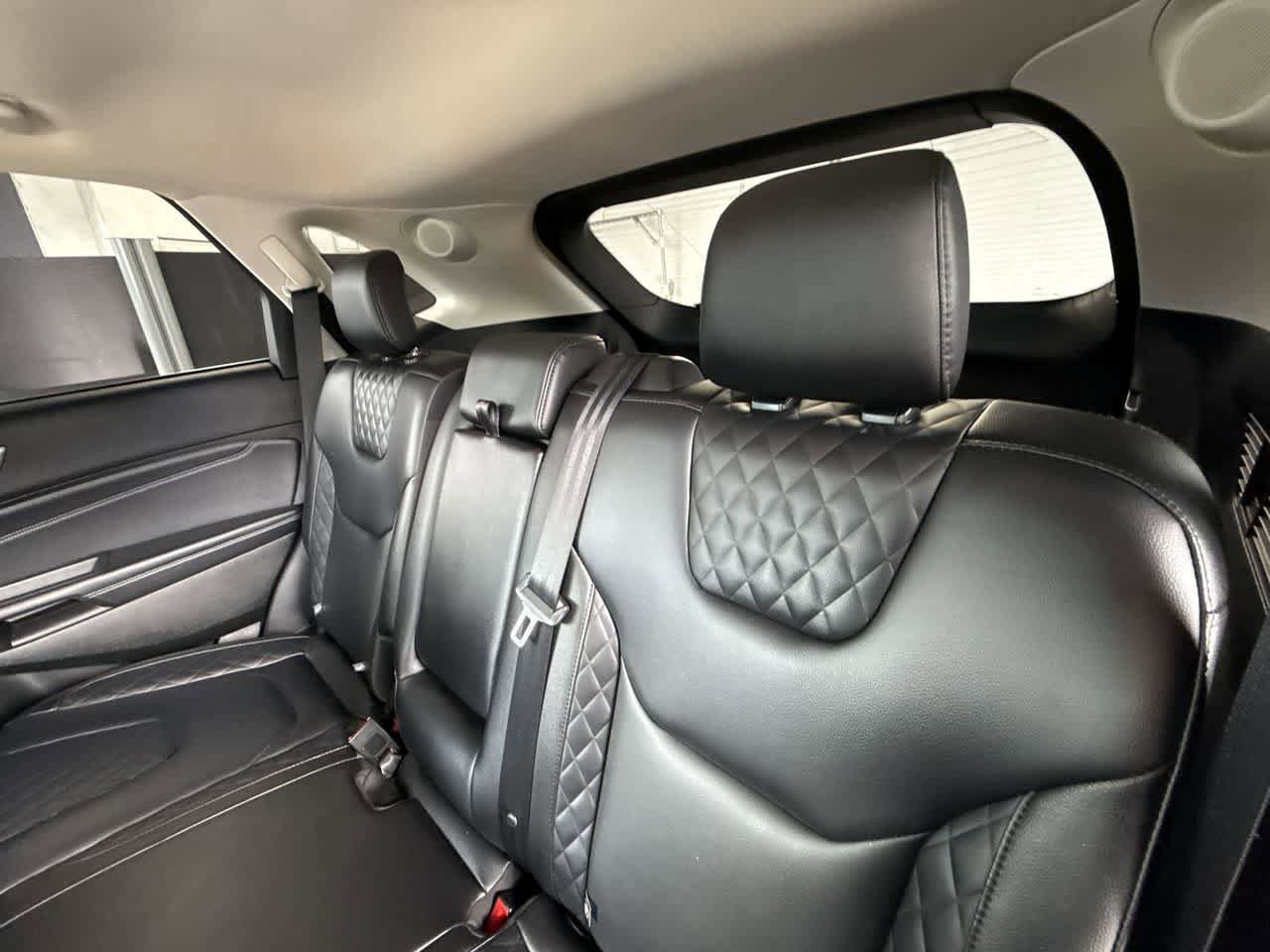 Used 2024 Ford Edge Titanium AWD/4WD image 22