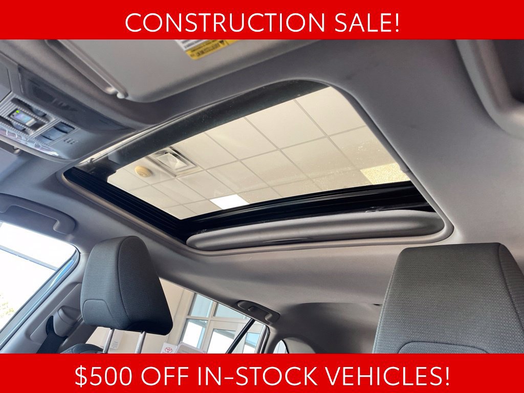 Used 2021 Toyota RAV4 XLE w/ Convenience Package AWD/4WD image 11