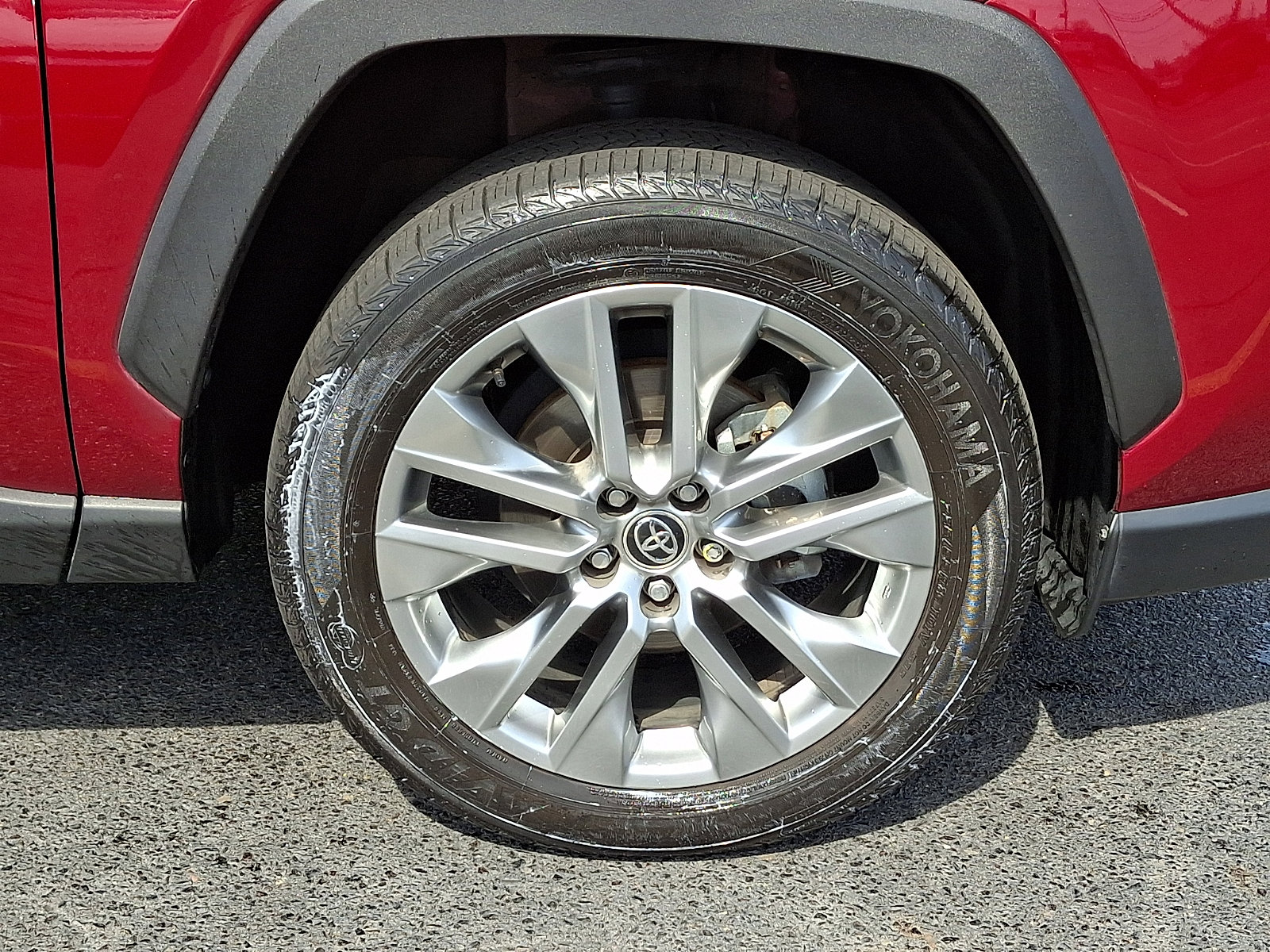 Used 2023 Toyota RAV4 XLE Premium image 8