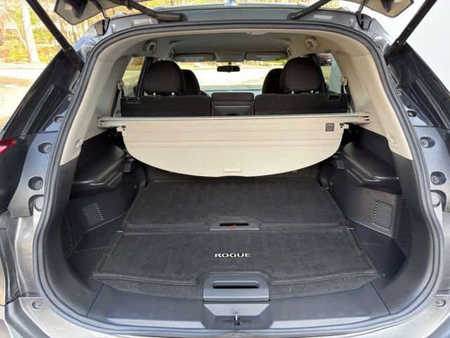 Used 2018 Nissan Rogue SV w/ Premium Package image 22