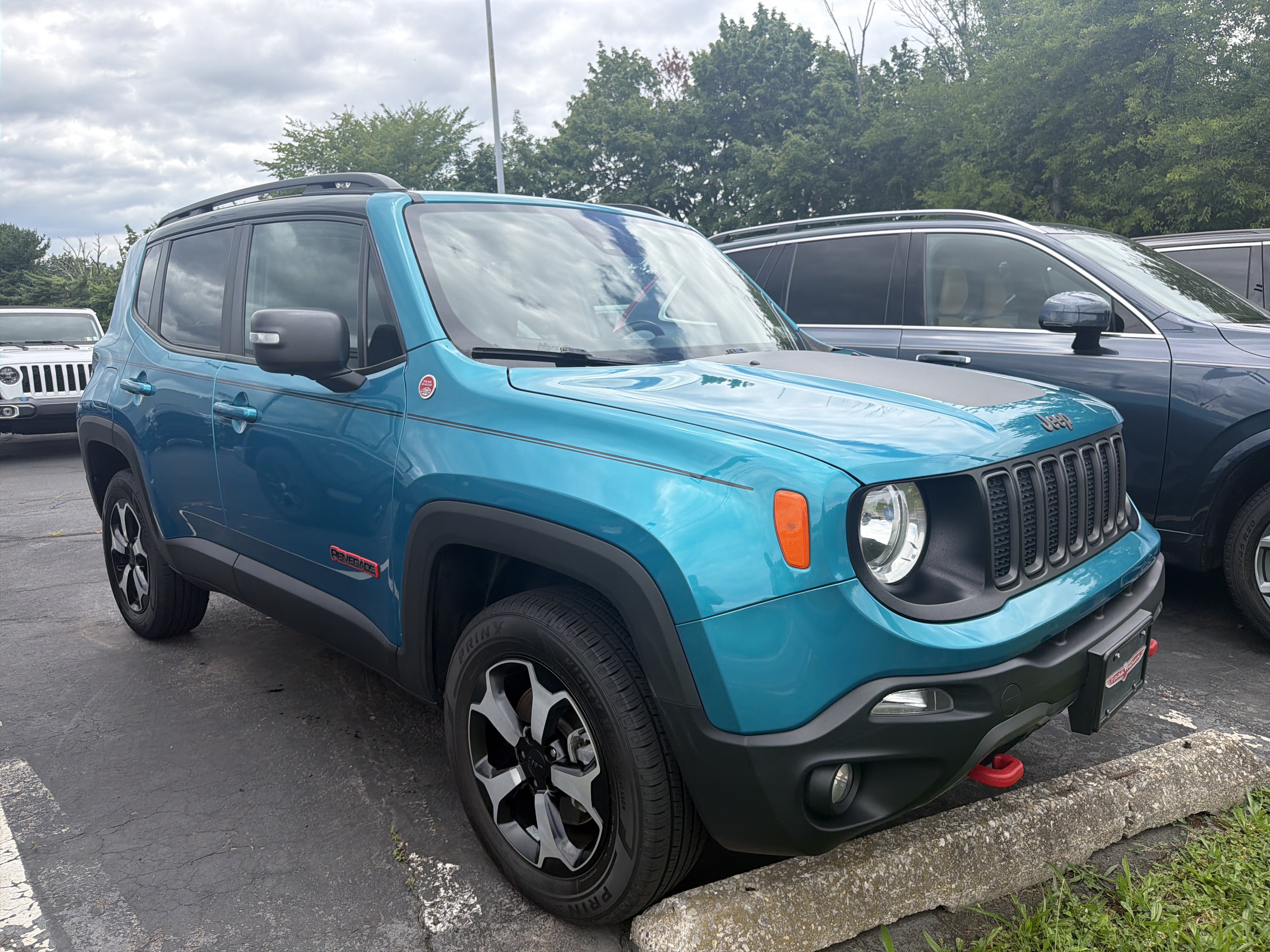 Used 2021 Jeep Renegade Trailhawk w/ Sun & Sound Group AWD/4WD video 1