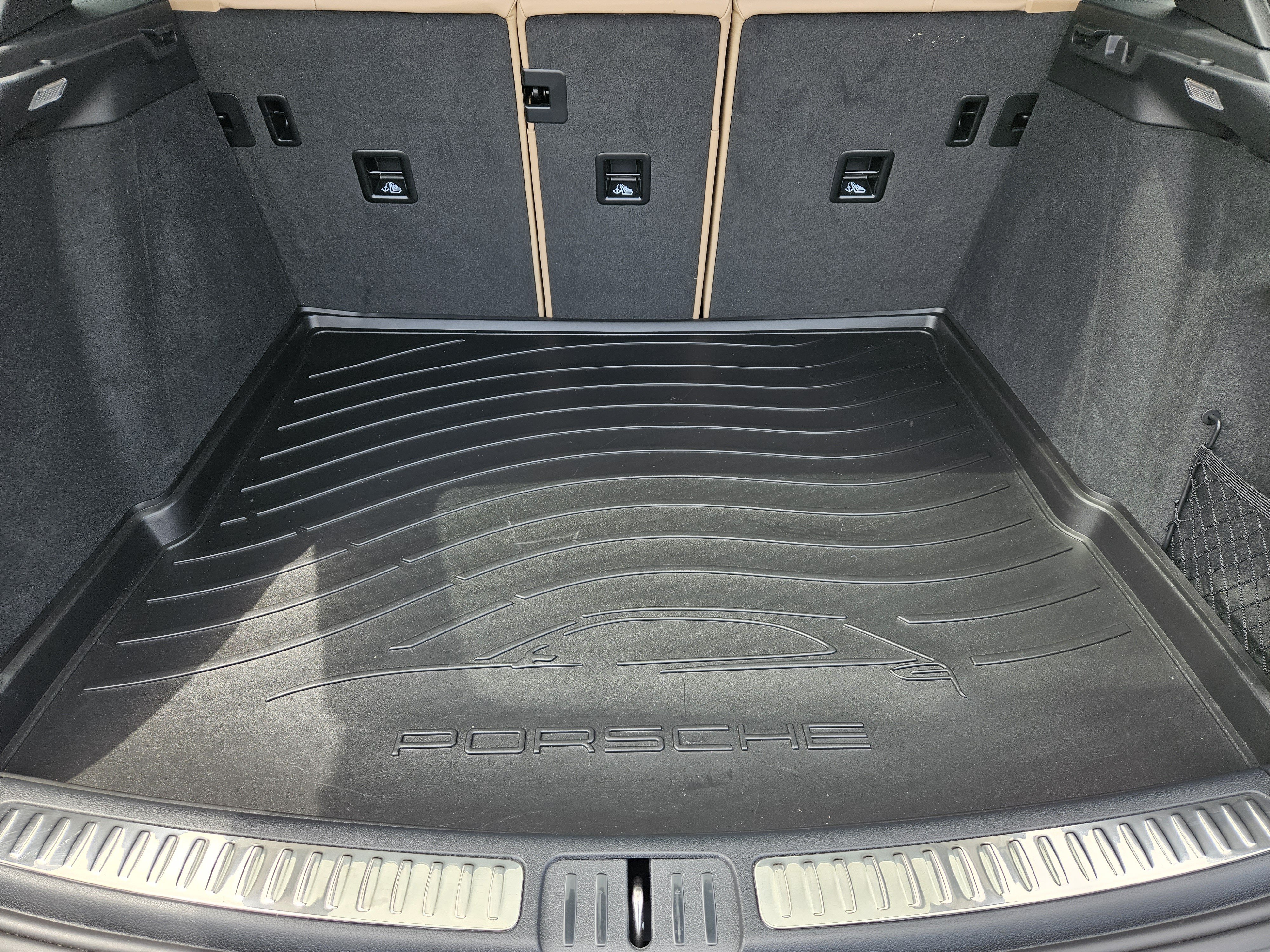 Certified 2026 Porsche Macan AWD/4WD image 31