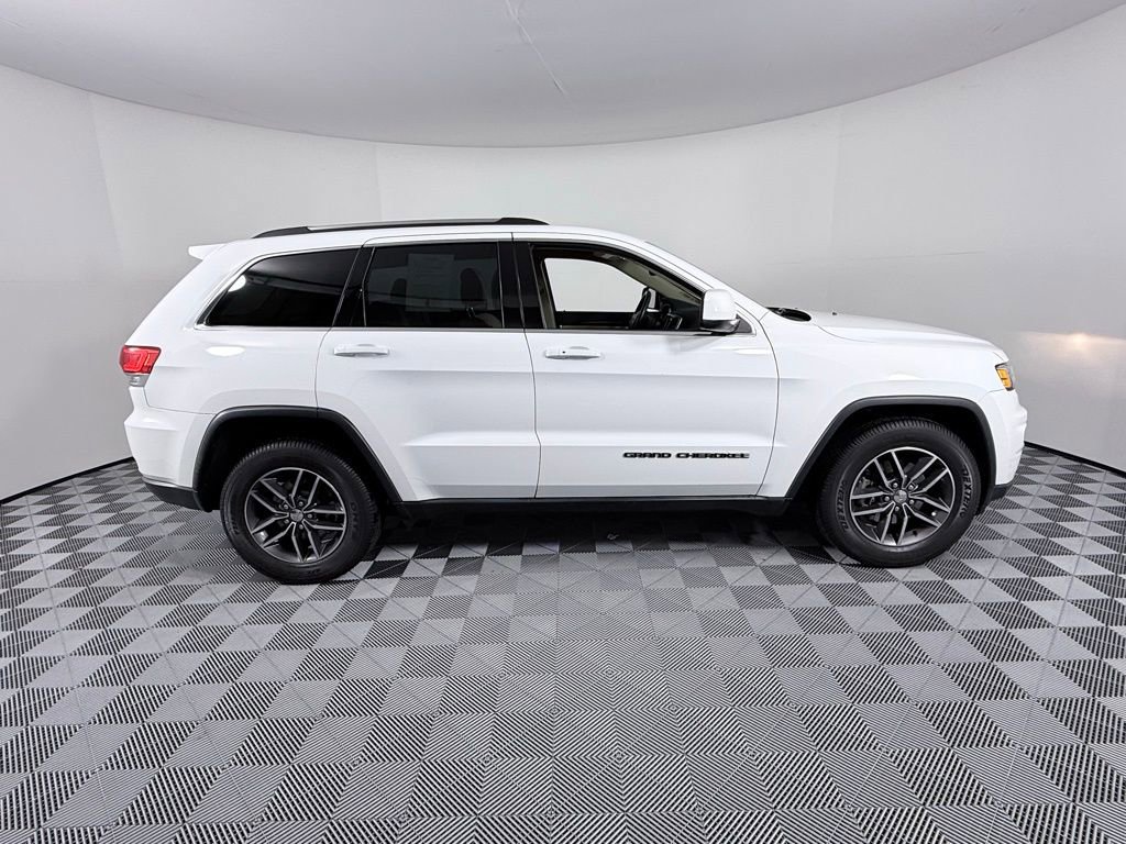 Used 2018 Jeep Grand Cherokee Laredo image 8