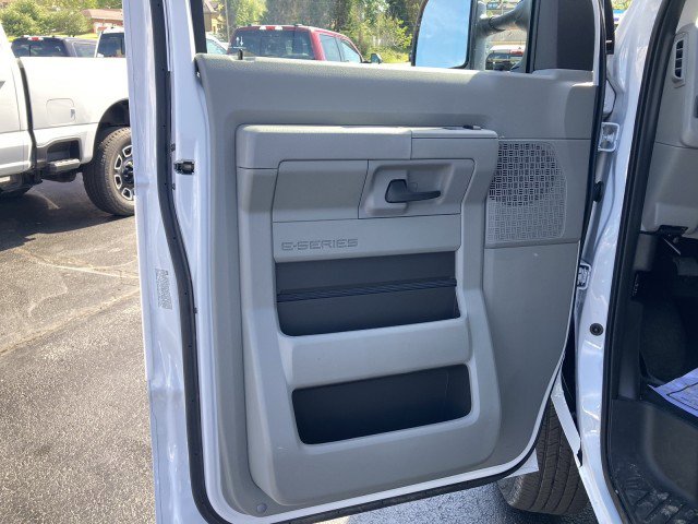 New 2027 Ford E-350 and Econoline 350 Super Duty RWD image 11