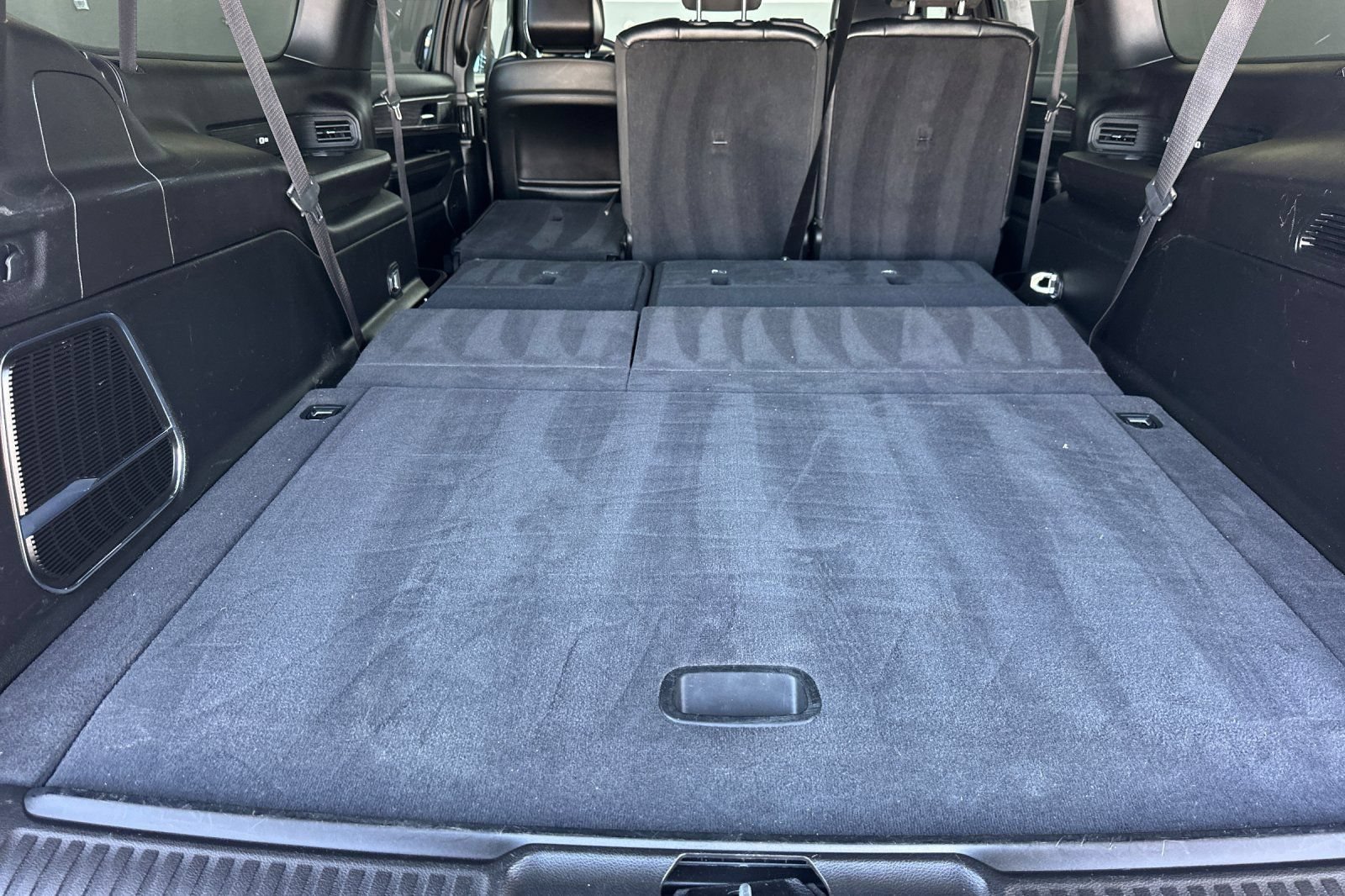 Used 2024 Jeep Wagoneer L Series II RWD image 18
