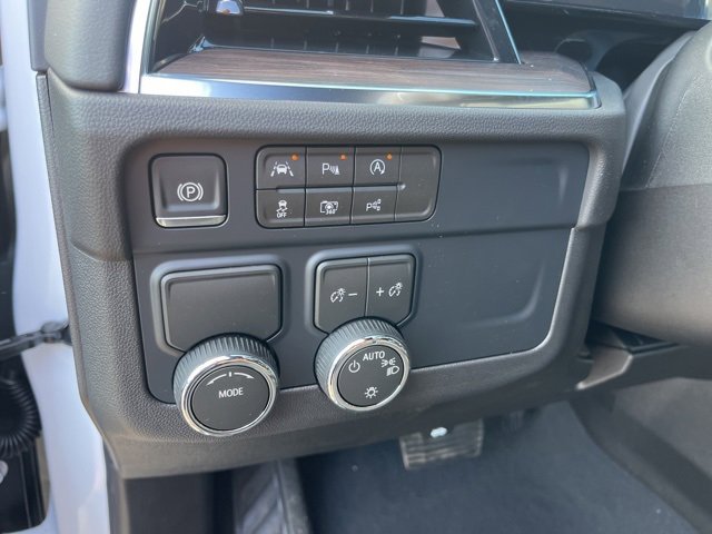 New 2026 Chevrolet Suburban LS image 16