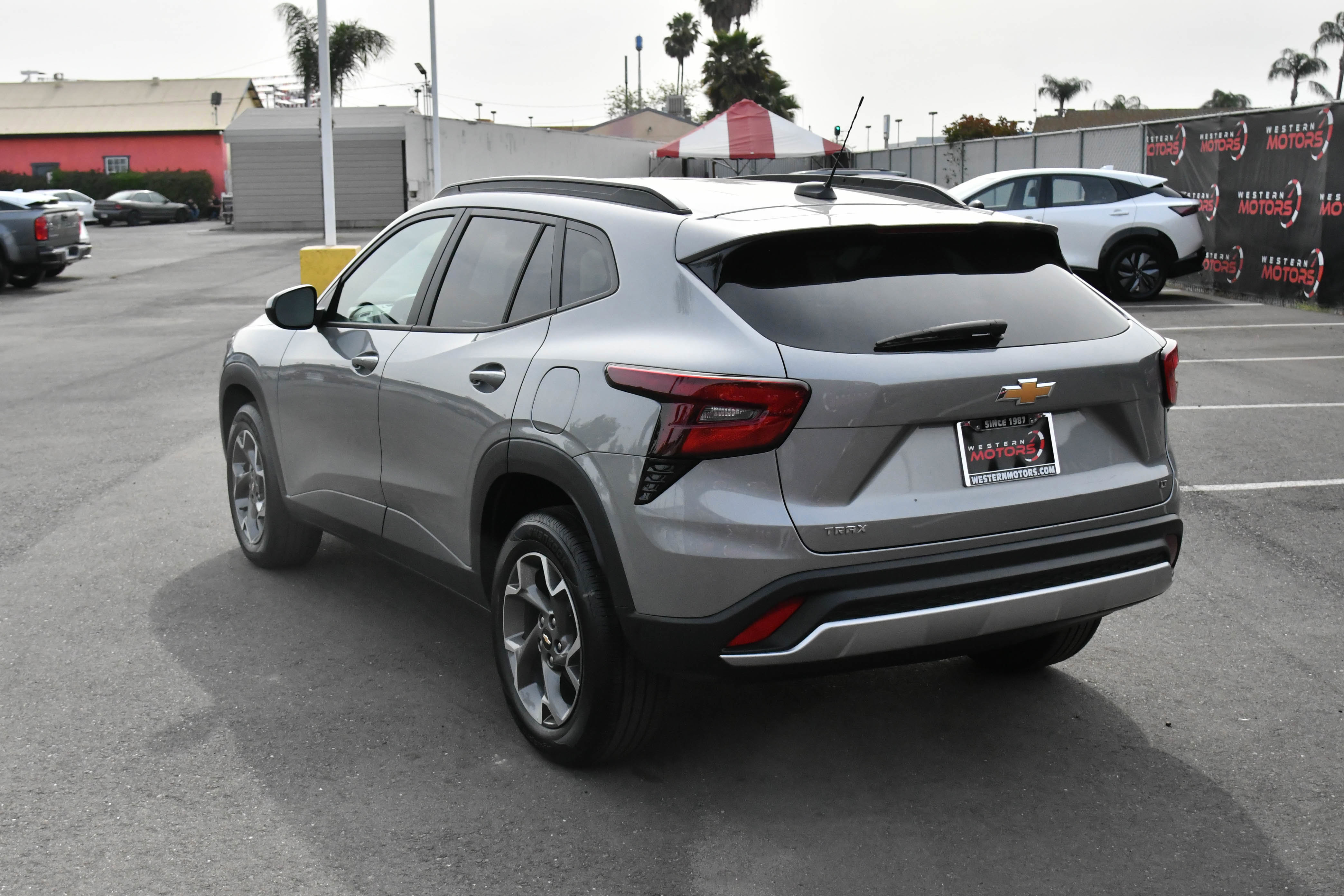 Used 2025 Chevrolet Trax LT w/ LT Convenience Package image 6