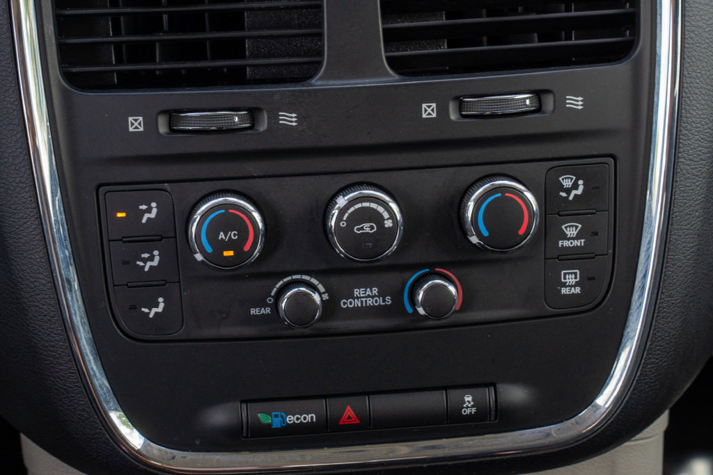 Used 2019 Dodge Grand Caravan SE w/ UConnect Hands-Free Group FWD image 20