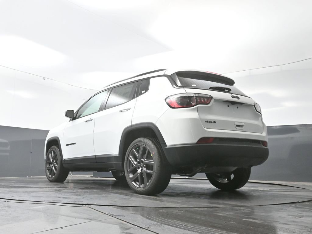 New 2026 Jeep Compass Latitude w/ Sun and Sound Group image 48