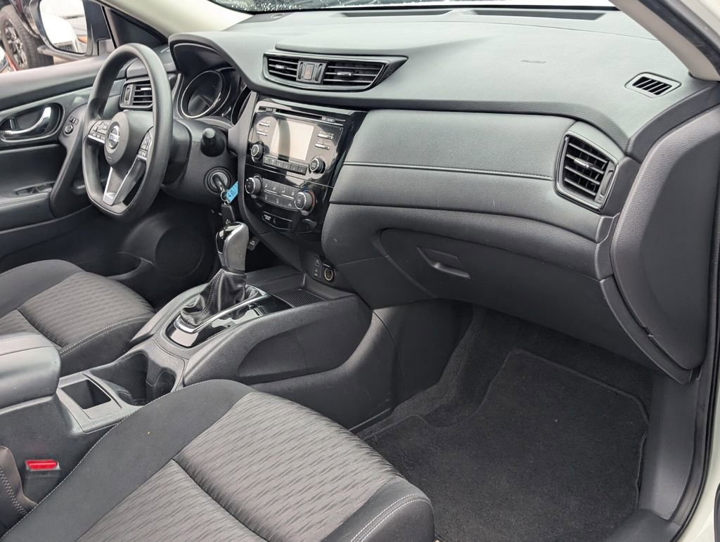 Used 2017 Nissan Rogue S image 15