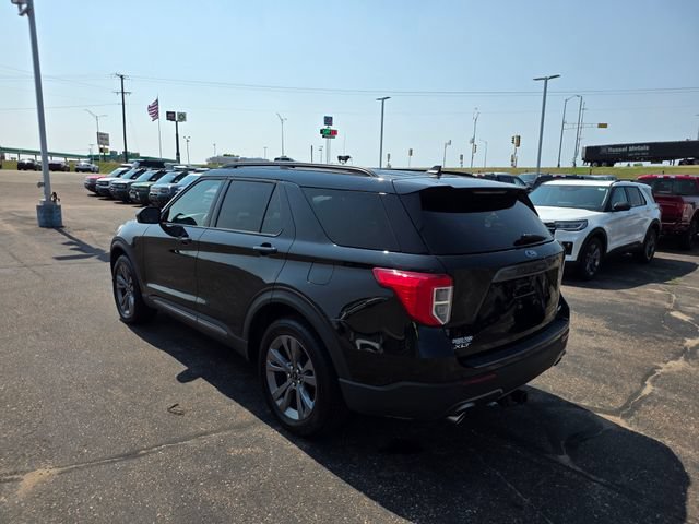 Used 2022 Ford Explorer XLT w/ Equipment Group 202A AWD/4WD image 5