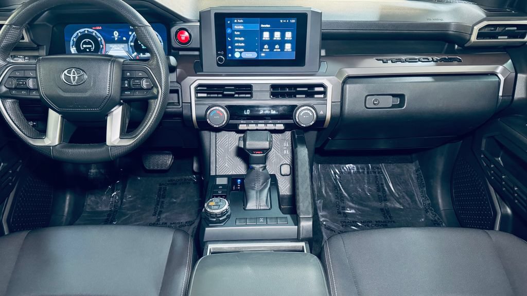 Used 2024 Toyota Tacoma TRD Off-Road AWD/4WD image 15