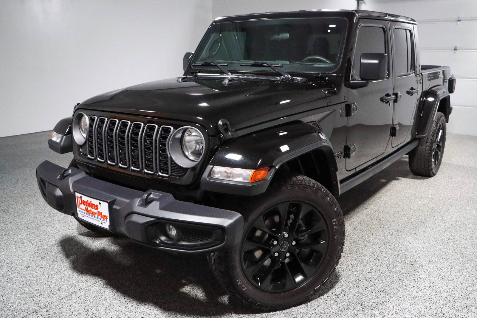 Used 2025 Jeep Gladiator Sport image 30