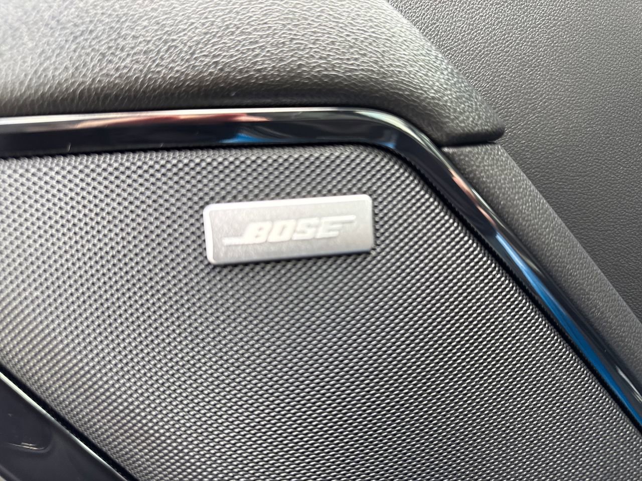 Used 2024 GMC Sierra 1500 AT4 w/ Technology Package image 17