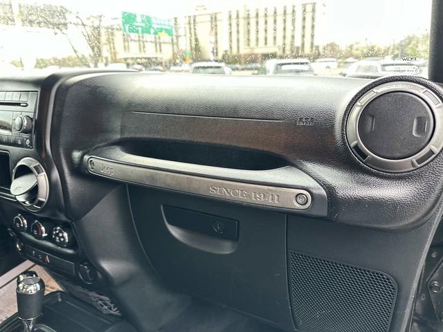 Used 2017 Jeep Wrangler Unlimited Sport w/ Connectivity Group image 10