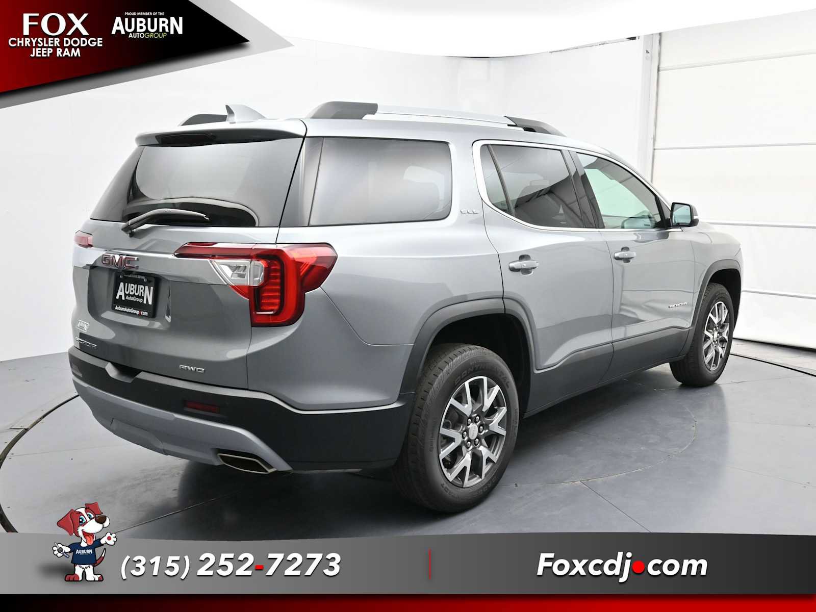 Used 2023 GMC Acadia SLE w/ Driver Convenience Package image 10