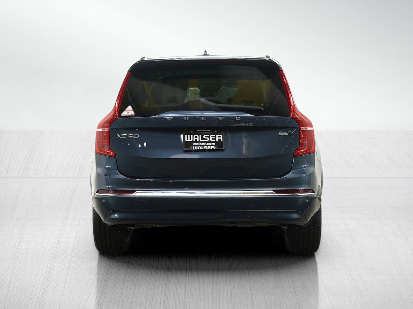 Used 2023 Volvo XC90 B6 Plus image 4