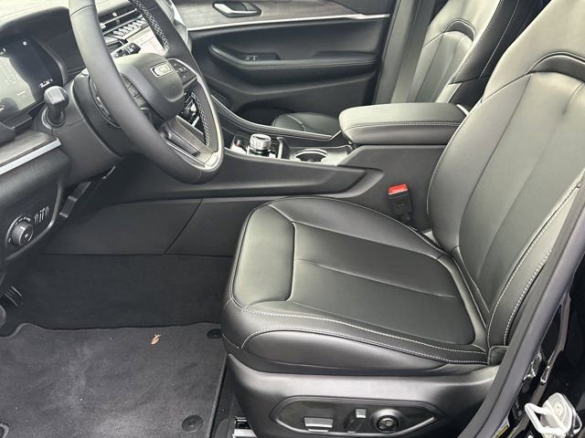 New 2025 Jeep Grand Cherokee L Limited w/ Black Appearance Package image 9