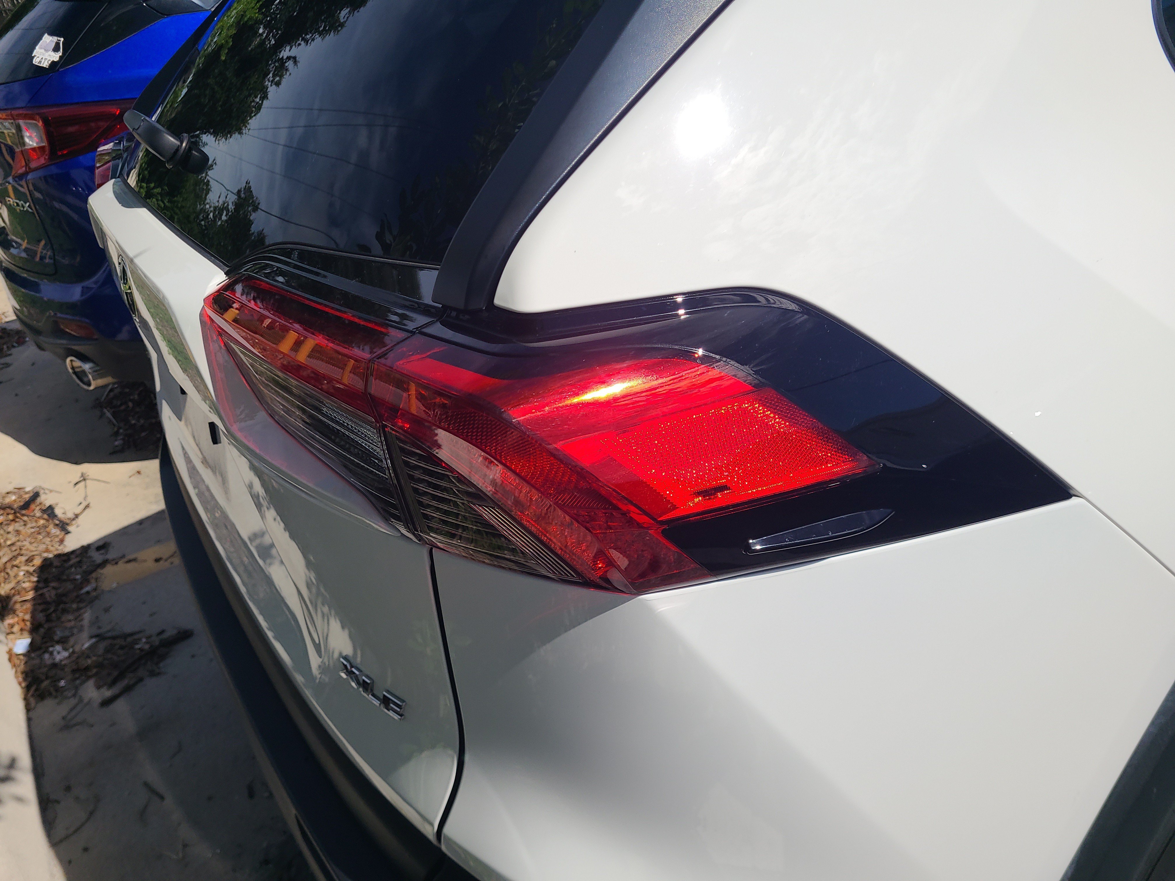 Used 2025 Toyota RAV4 XLE w/ Convenience Package FWD image 7