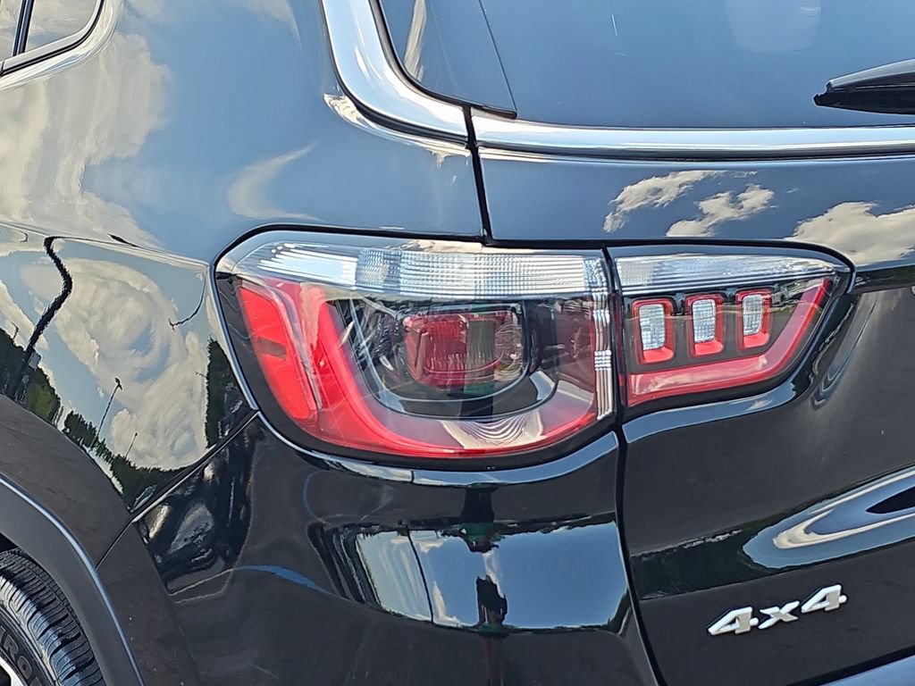 Used 2023 Jeep Compass Limited w/ Sun and Sound Group AWD/4WD image 33