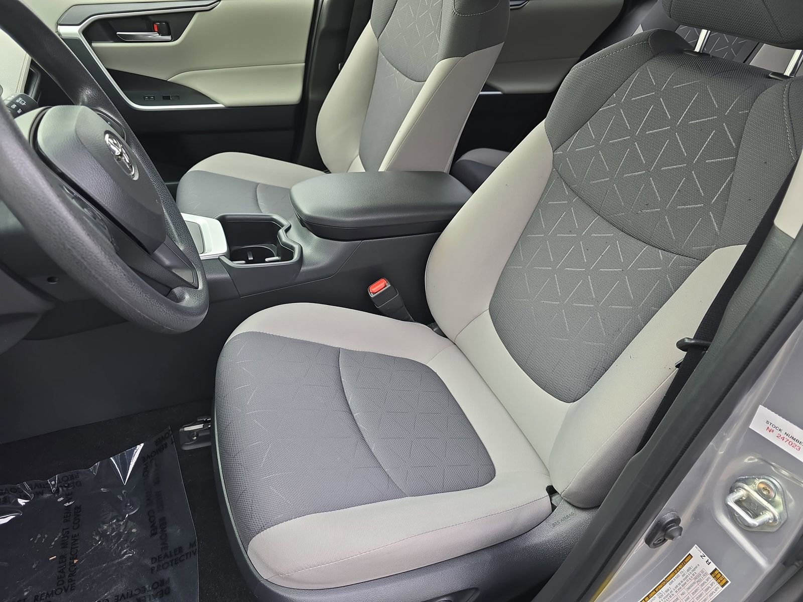 Used 2024 Toyota RAV4 XLE image 20