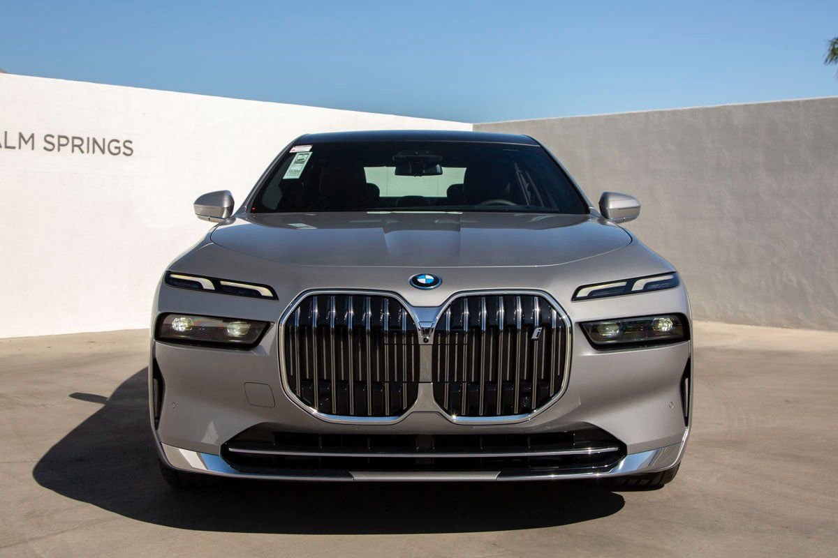 New 2025 BMW i7 xDrive60 image 4