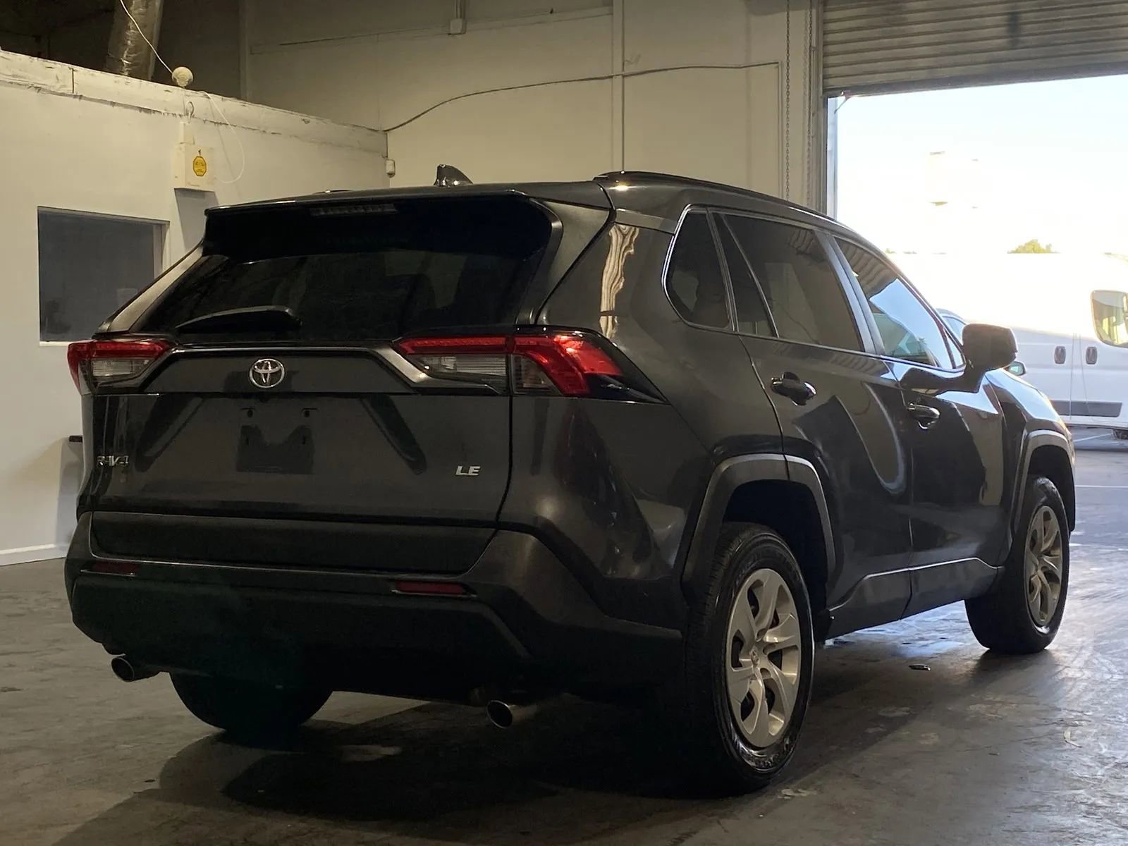 Used 2020 Toyota RAV4 LE image 4