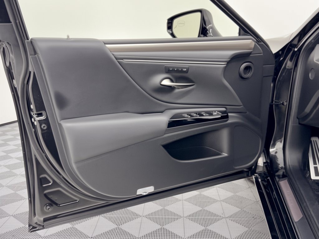 Certified 2024 Lexus ES 350 F Sport w/ Accessory Package (Z2) FWD image 15