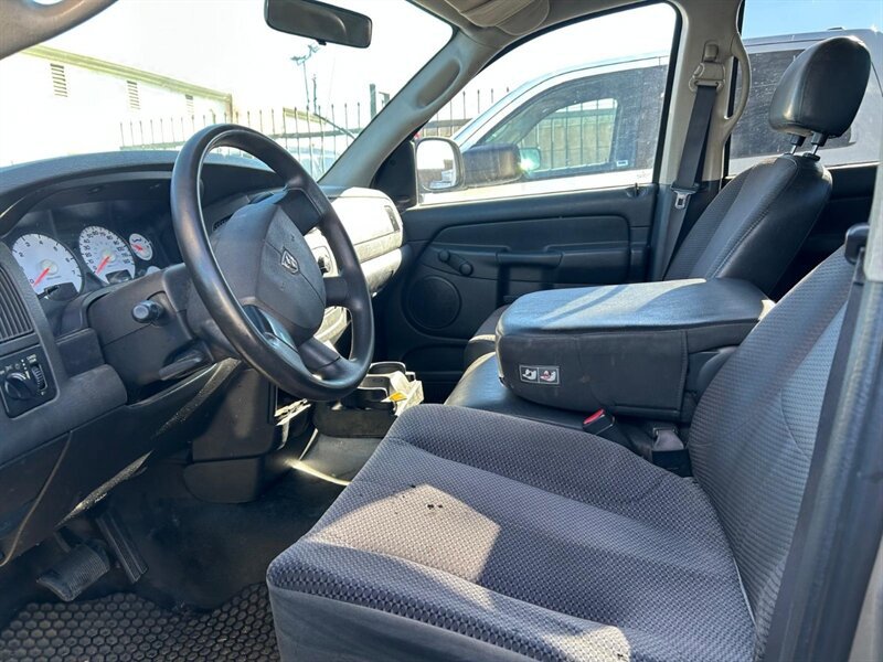Used 2005 Dodge Ram 1500 Truck ST RWD image 3