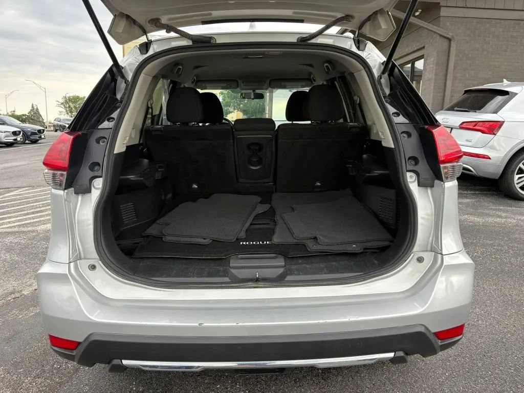 Used 2018 Nissan Rogue S w/ S Value Package AWD/4WD image 9