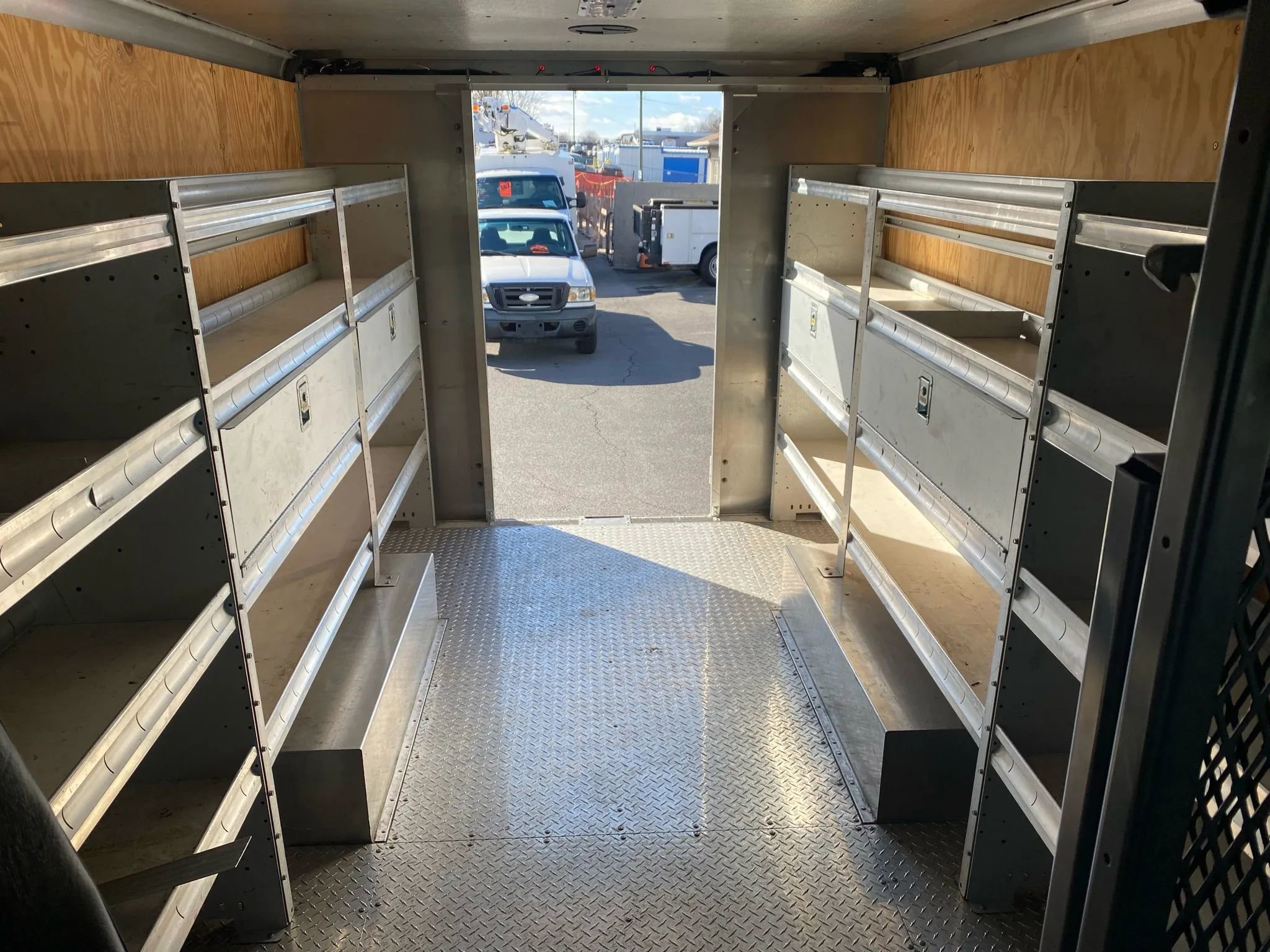 Used 2014 Ford E-350 and Econoline 350 Super Duty w/ A/C Prep Package RWD image 22