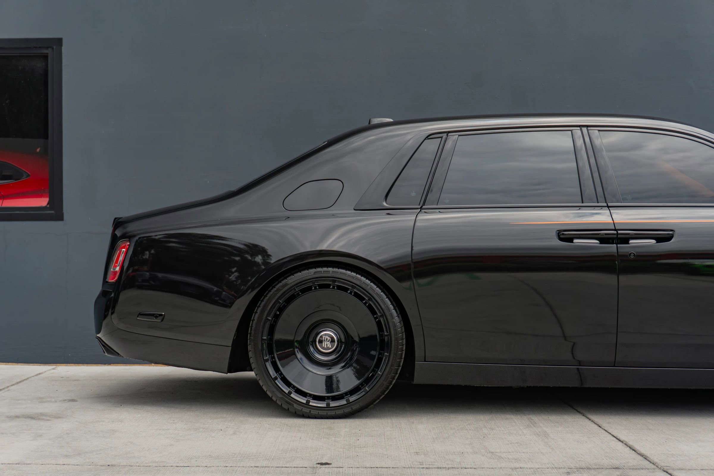 Used 2018 Rolls-Royce Phantom Sedan RWD image 33