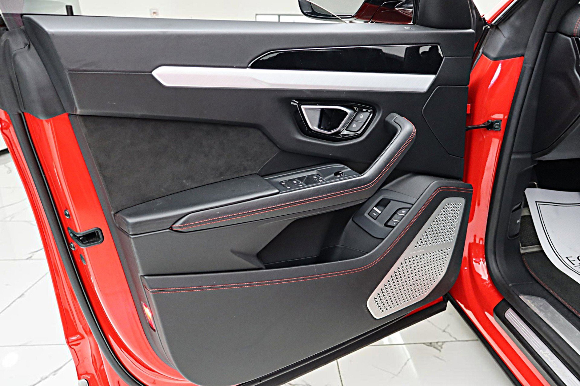 Used 2020 Lamborghini Urus AWD/4WD image 48