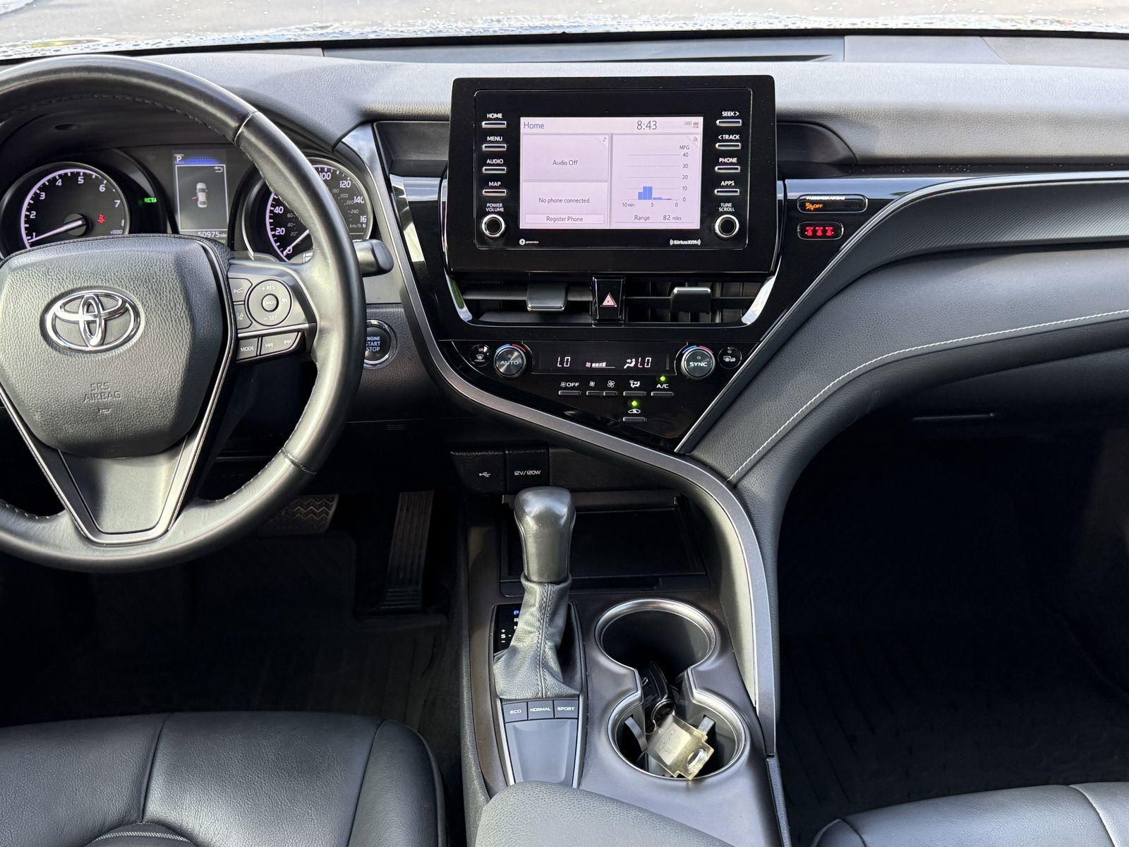 Used 2023 Toyota Camry SE w/ Convenience Package image 11