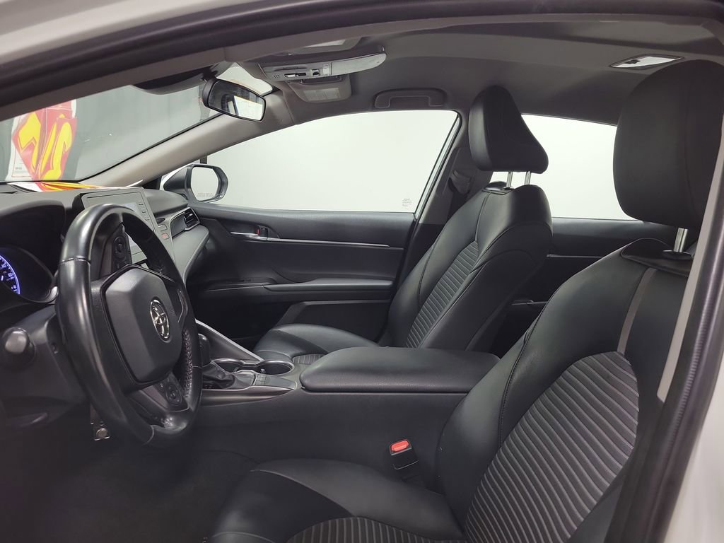 Used 2023 Toyota Camry SE image 12