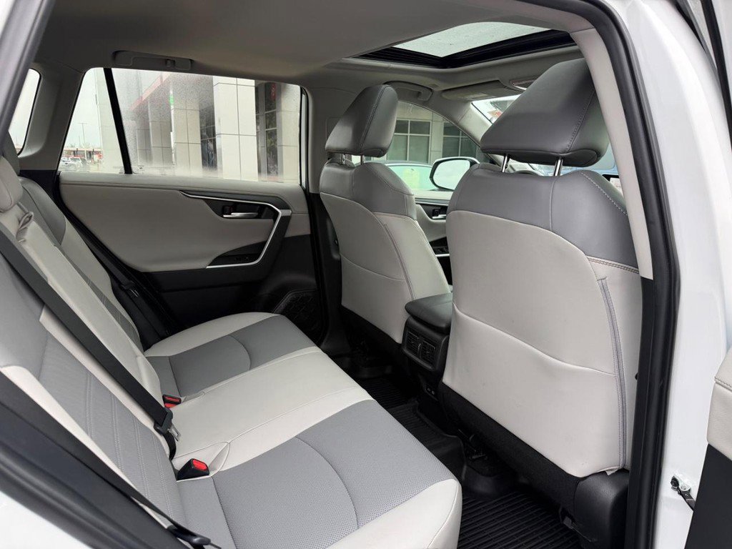 Used 2023 Toyota RAV4 Limited image 11