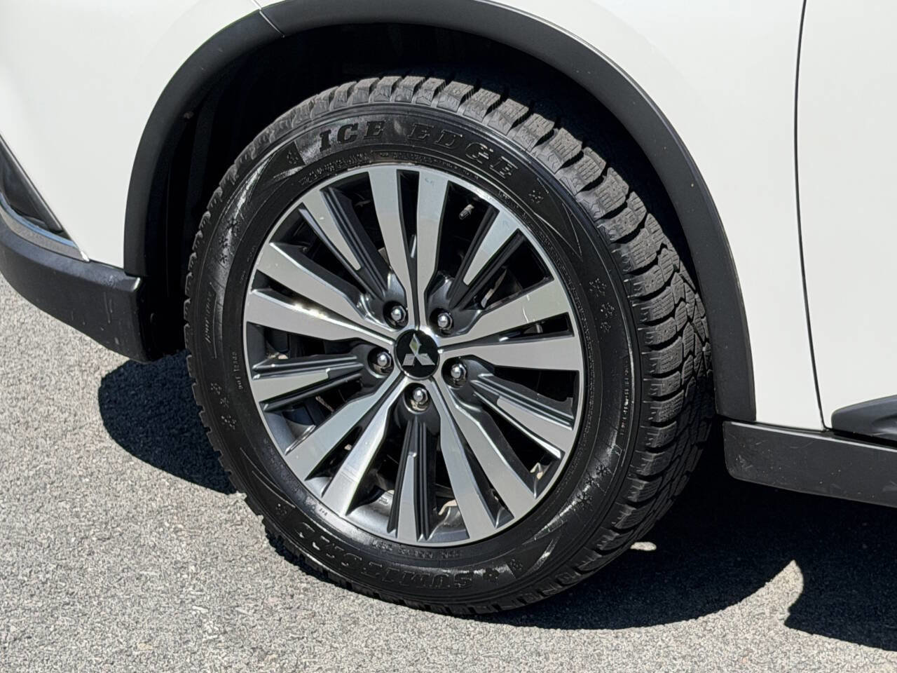 Used 2020 Mitsubishi Outlander ES AWD/4WD image 10