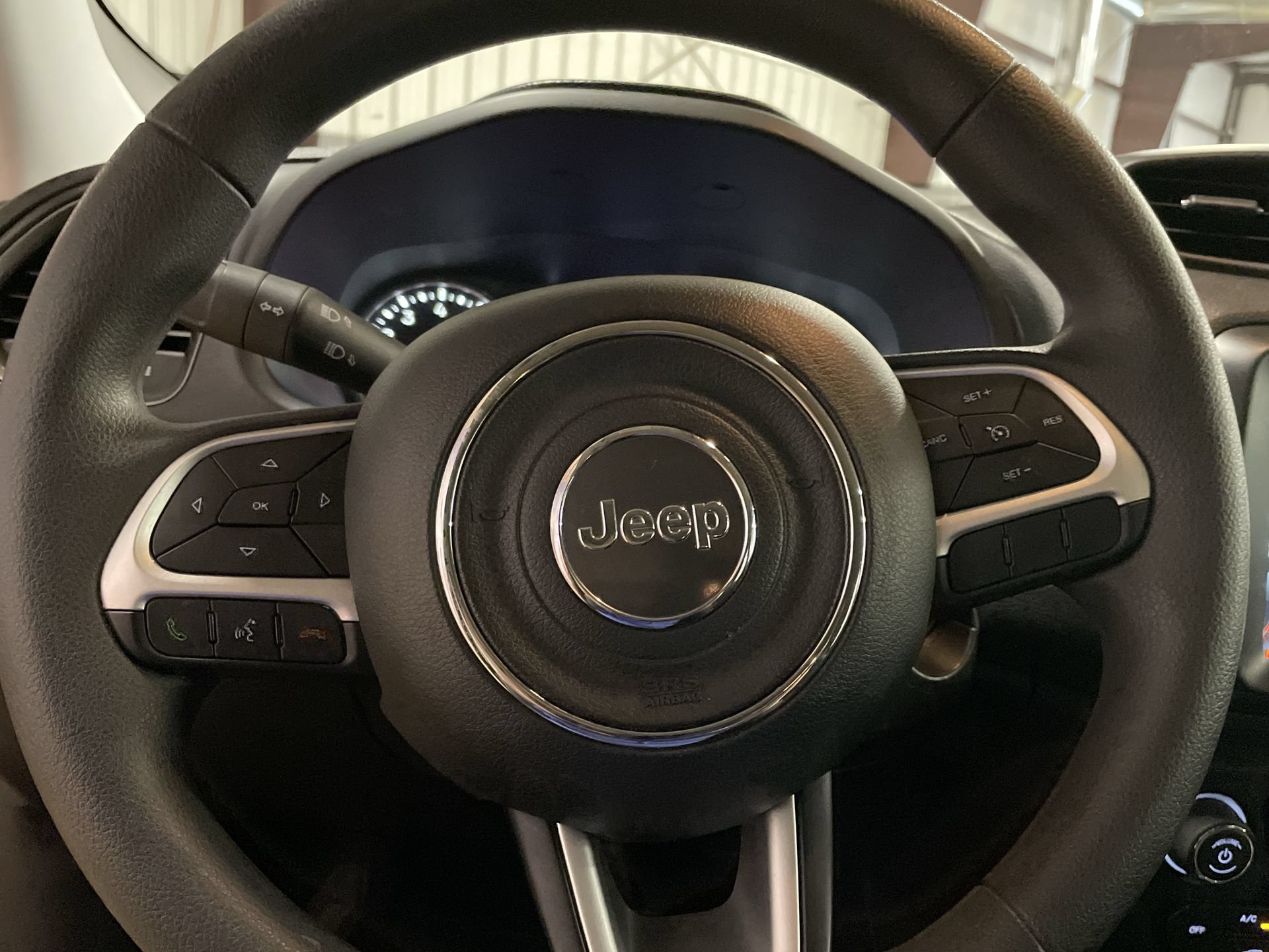 Used 2023 Jeep Renegade Latitude AWD/4WD image 16