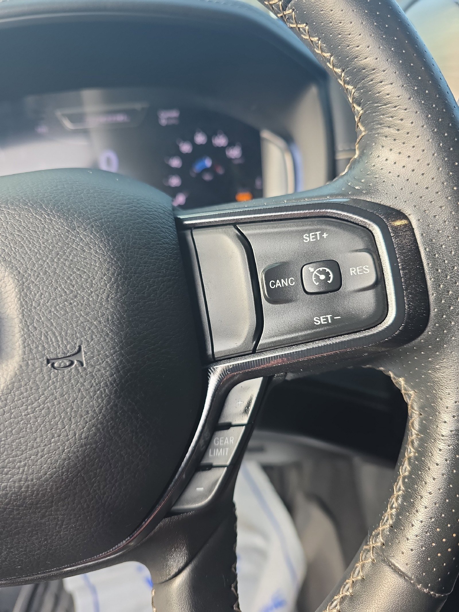 Used 2024 RAM 2500 Rebel w/ Towing Technology Group image 29