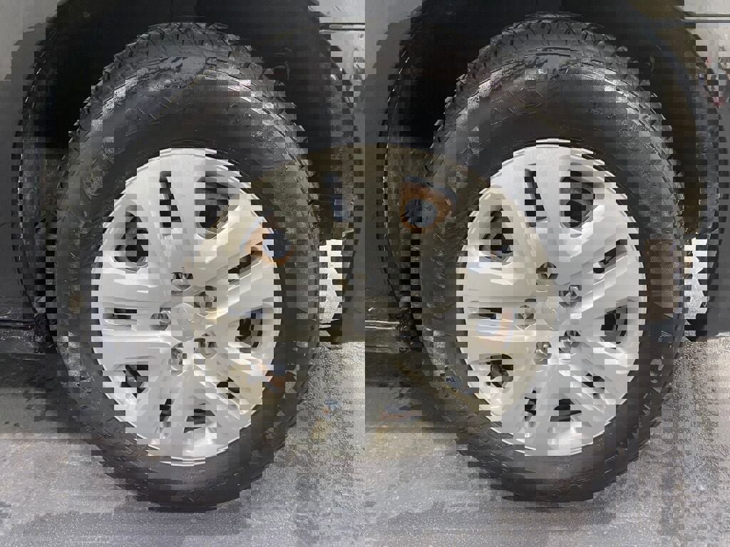 Used 2019 Dodge Grand Caravan SE image 5