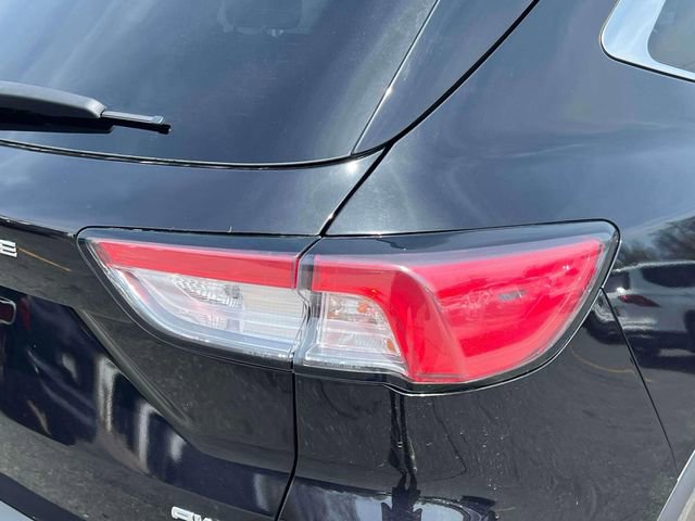 Used 2022 Ford Escape Titanium w/ Titanium Elite Package AWD/4WD image 12